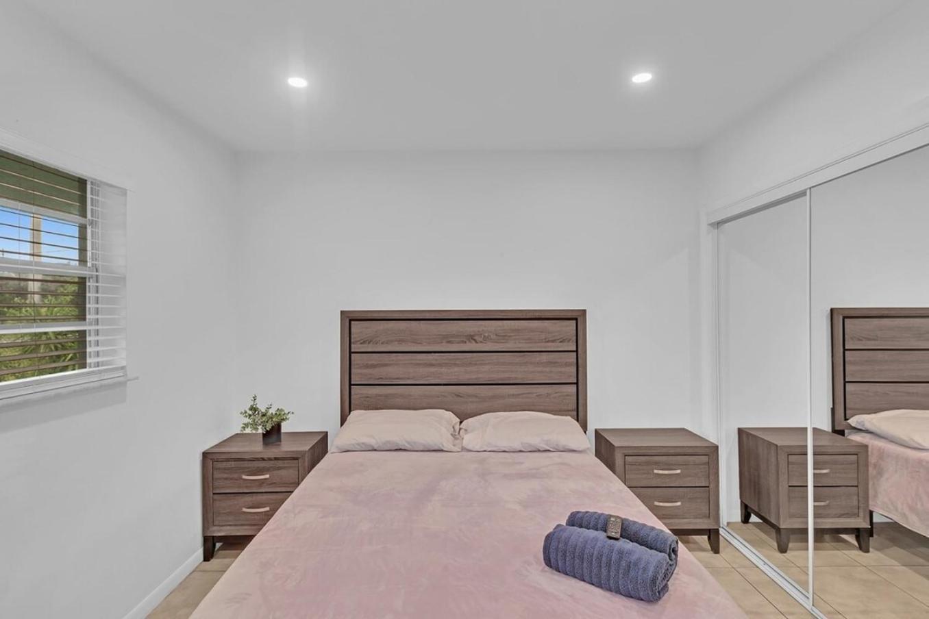 2 Bedroom House Minutes From Beach And Casino Db1 Dania Beach Exterior foto